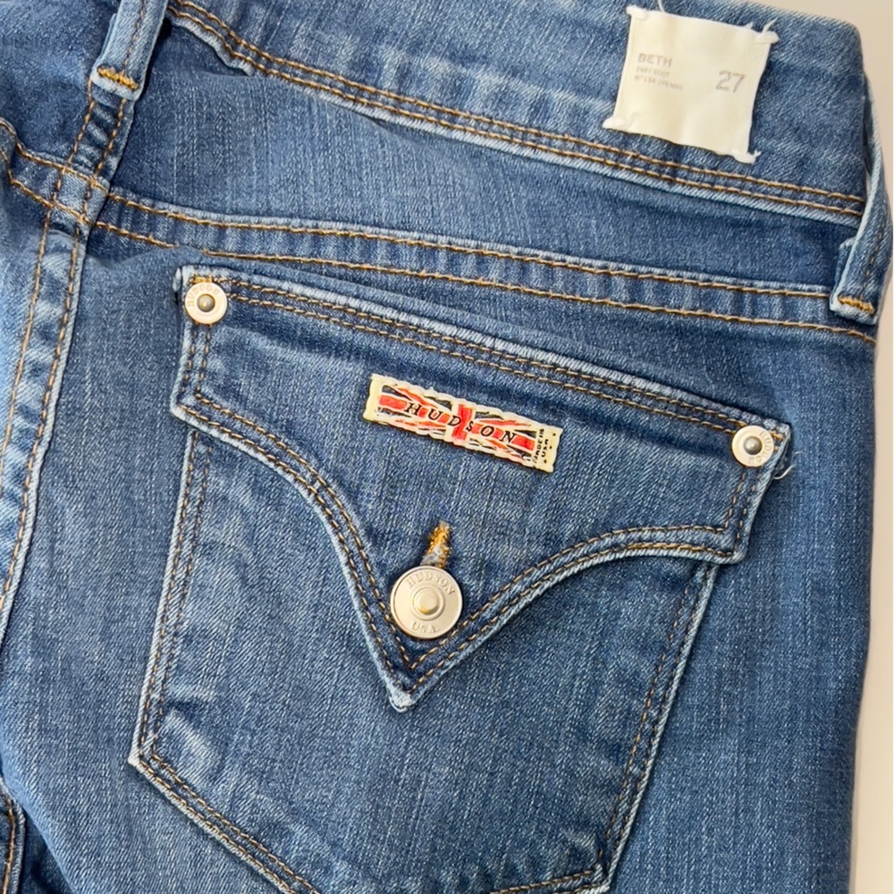 HUDSON Women’s Size 27 Boot Cut Zip Up Blue Jeans